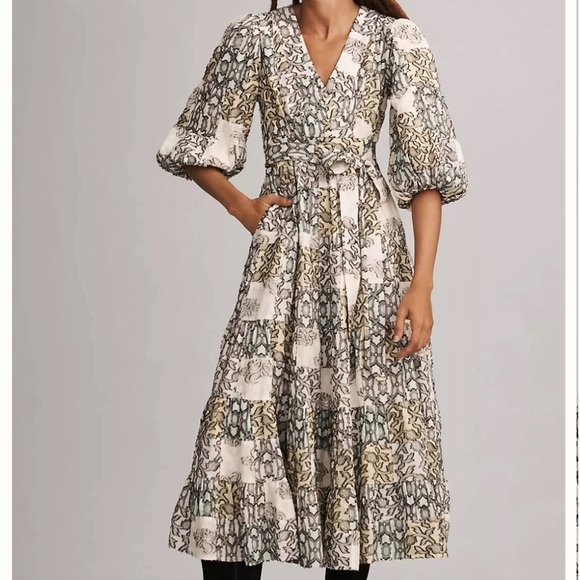 Anthropologie V-Neck Textured Midi dress size Medium - Picture 1 of 8